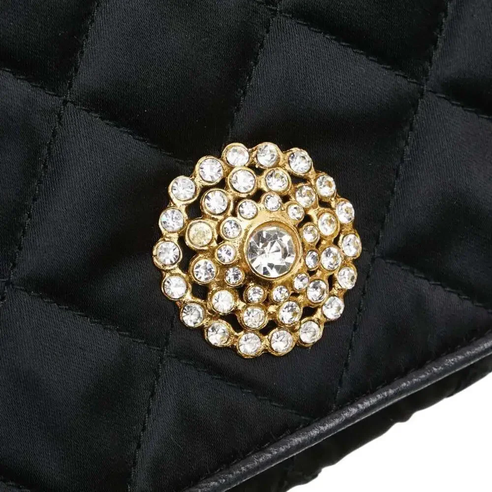CHANEL Black Leather Shoulder Bag